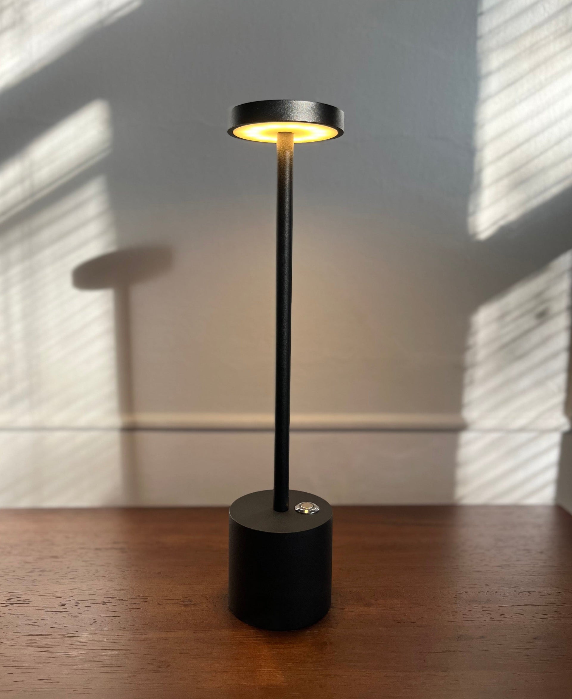Sleek Metal Aluminum Table Lamp