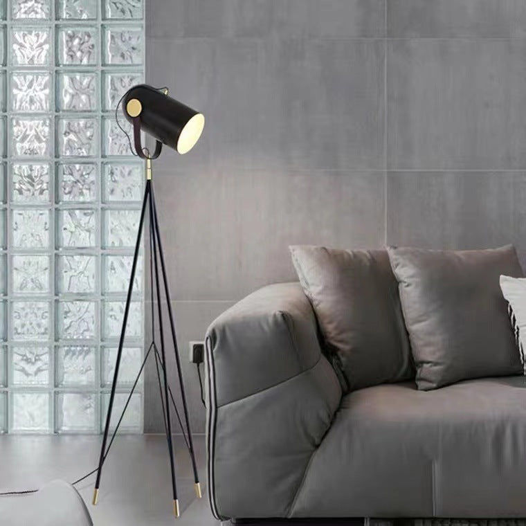 Sleek Deluxe LED floor lamp designer
