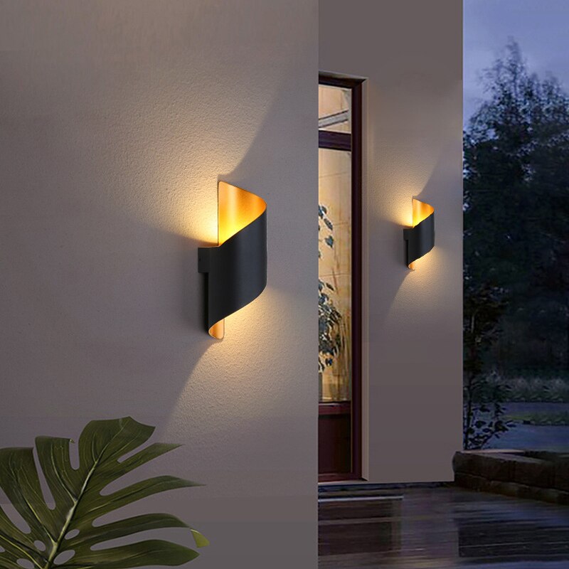 Modern Curl Twisted LED Wall Light