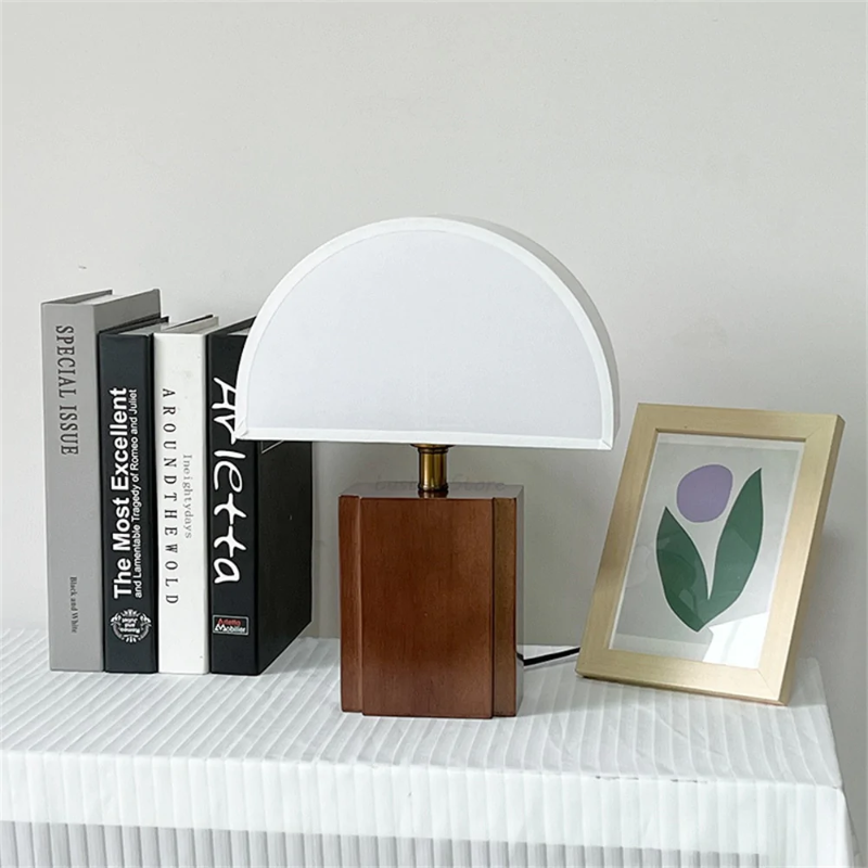 Retro Solid Wood Fabric Lampshade Table Lamp