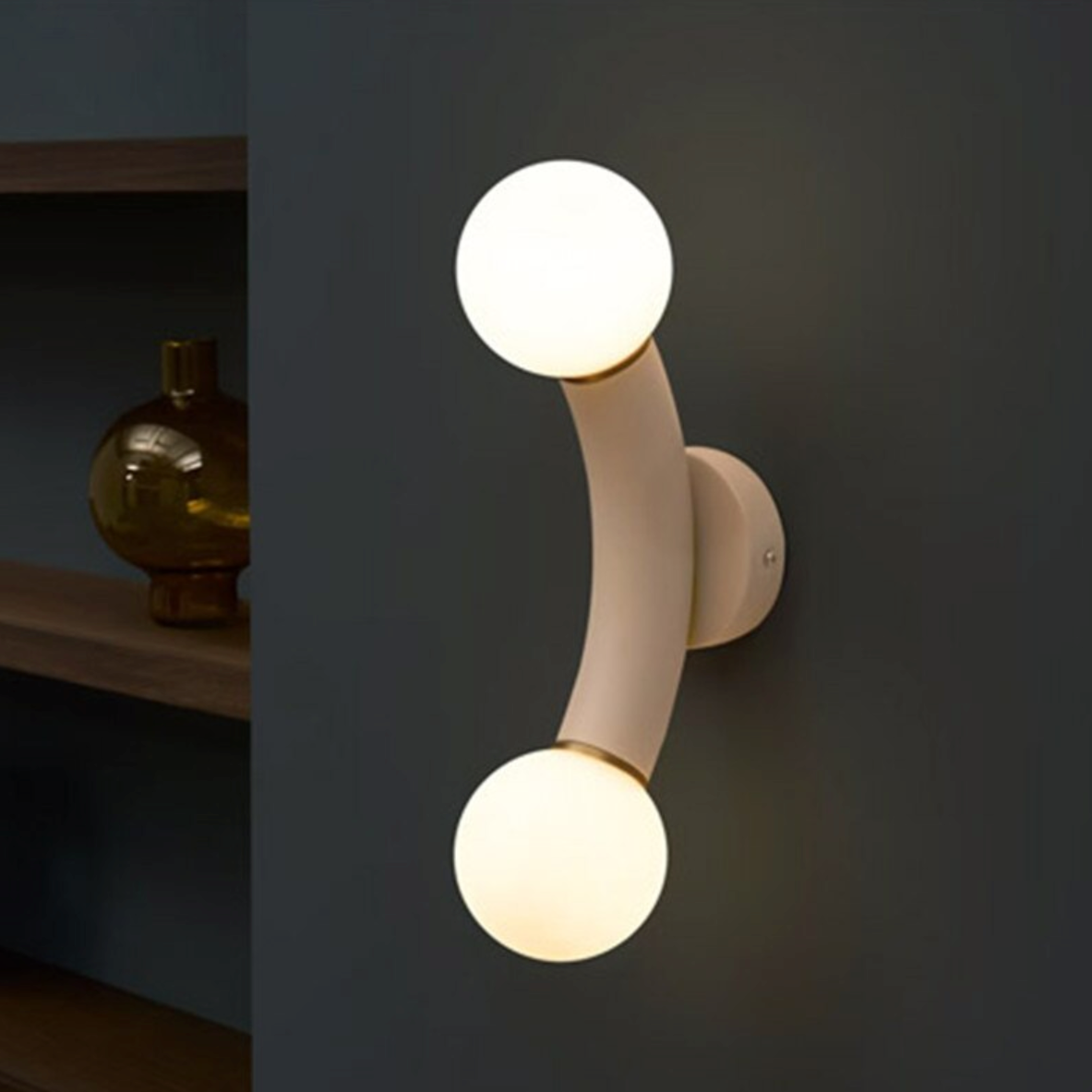 Elegant Horn Design Wall Light